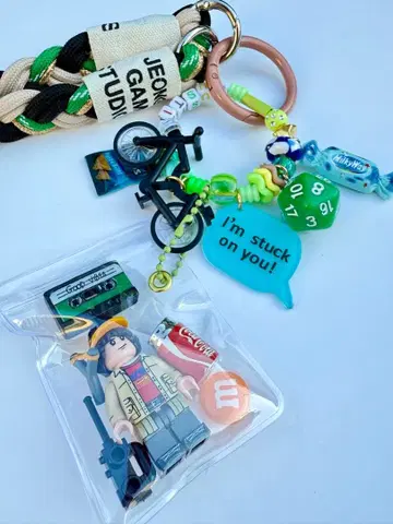 더스틴(시즌 5)의 자라 스트랩