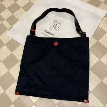 [새상품] Russet 러셋 접이식 숄더백 네이비