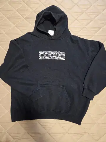 Cootie 블랙 그래픽 후드티