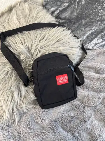 맨하탄 포티지 숄더백 블랙