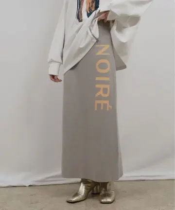 새상품 이번 시즌 포름리슈 스커트 로고 니트 SK 라이트 그레이