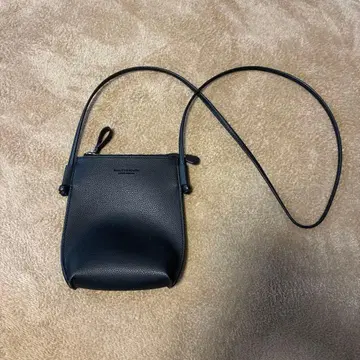 블랙 합성 피혁 숄더백