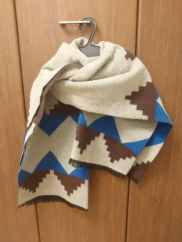 네이티브 패턴 울 혼방 머플러