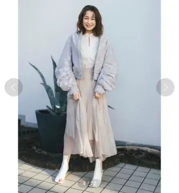 릴리 브라운 광택 스커트