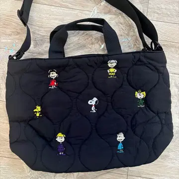 핸드백 퀼팅 토트 스누피 자수 블랙