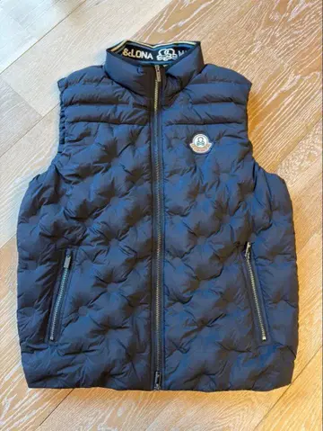 MARK & LONA 블랙 다운 베스트 50