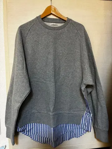 그레이 스트라이프 밑단 래글런 슬리브 트레이닝복