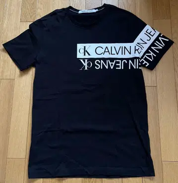 캘빈클라인 T셔츠 M