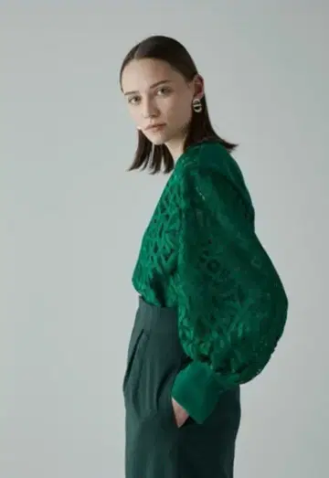 미사용 새상품 어도어 ADORE 플라워 오너먼트 레이스 블라우스 38