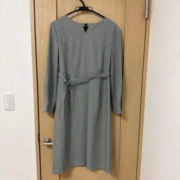 [새상품급] UNTITLED 체크 무늬 긴팔 무릎 기장 원피스