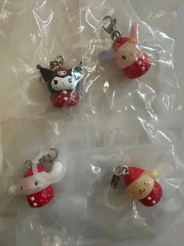 산리오 캐릭터즈 딸기 메지루시 액세서리