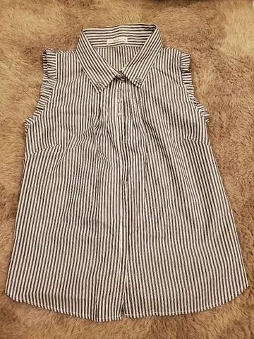 WILLSELECTION 스트라이프 슬리브리스 셔츠 비쥬 부착