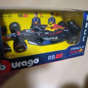 부라고 RB21 레드불 레이싱 1/43 케이스 파손 있음