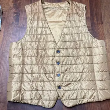 HUGO BOSS 골드 퀼팅 베스트