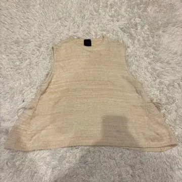 늑대와 올빼미 늑대와 아라이 너구리 미미 니트 베스트