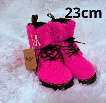 대폭 가격 인하! 새상품 미사용 Dr.Martens 8홀 부츠 23cm