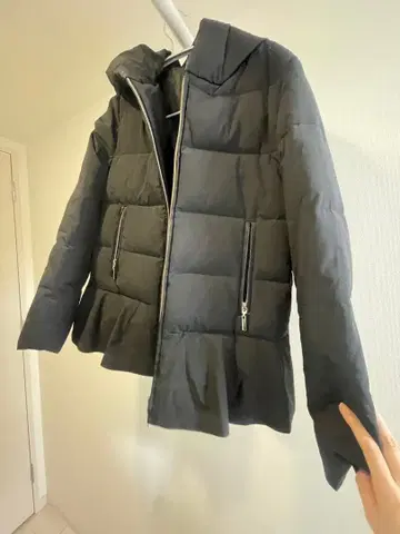 M-PREMIER 블랙 다운 자켓 플레어 밑단