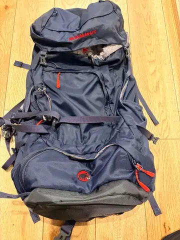 Mammut 네이비 백팩