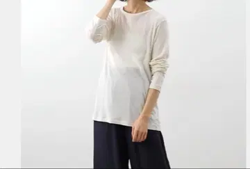 [ 새상품 ] 화이트 긴팔 라운드넥 T셔츠