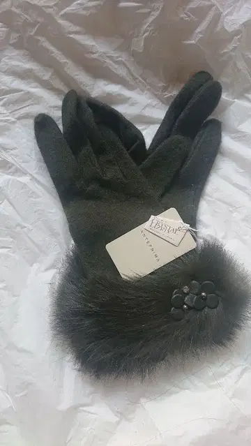 다크 그레이 울 퍼 장갑