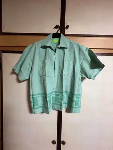huf (허프) 민트 그린 반팔 셔츠