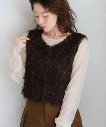 [ Kastane ] 프린지 디자인 숏 베스트 다크 브라운