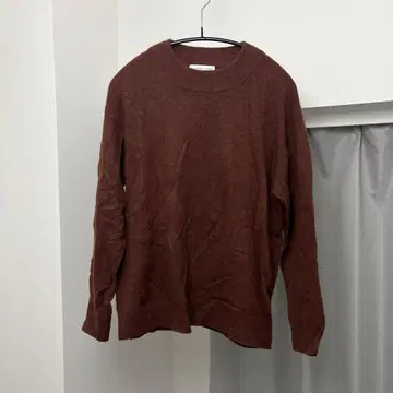 브라운 크루넥 스웨터