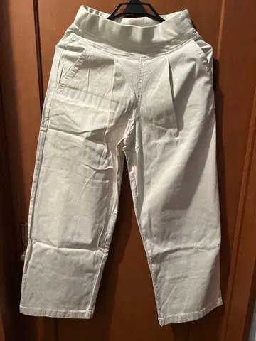 [ 미사용 새상품 정가 15000엔 ] 화이트 캐주얼 팬츠 밴딩 포함