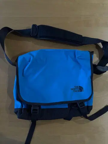 THE NORTH FACE 블루 숄더백