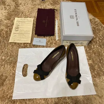 컨디션 최상 BRUNO MAGLI 리본 포함 펌프스 34.5