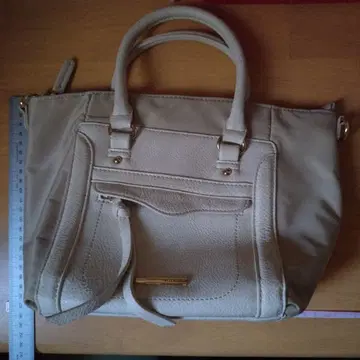 베이지 핸드백 합성 피혁