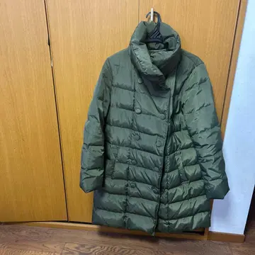 올리브색 롱 다운 자켓