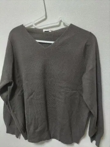 미사용 허니즈 유연 니트 V넥 니트