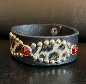 가죽 팔찌 2.5cm 폭 블랙 USA제 스터드 레오파드 무늬 [ L ]