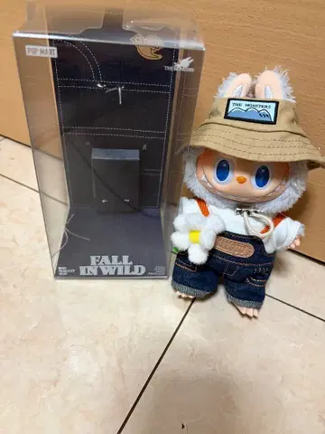 POP MART FALL IN WILD 봉제 인형