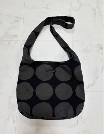 새상품급 marimekko 숄더백 블랙 코튼 100%