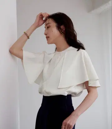 [ ur's ] 새상품급 밴드 카라 케이프 블라우스