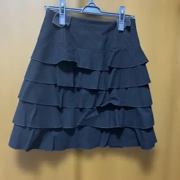 UNIVERSAL MUSE 블랙 프릴 미니 스커트