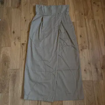 BLACK BY MOUSSY 베이지 타이틀 스커트 버튼 포함