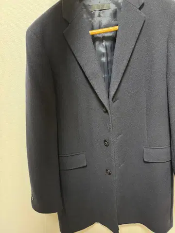 네이비 싱글 브레스티드 체스터 코트