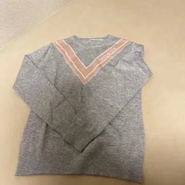 데상트 V넥 스웨터 그레이 핑크