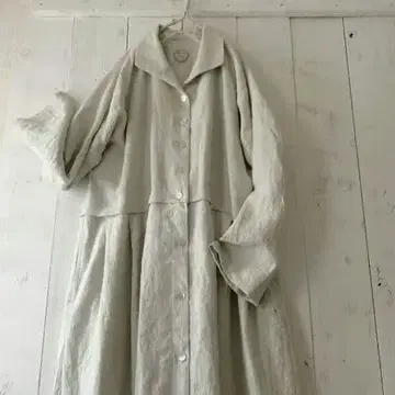 핸드메이드 린넨 100% 그레이지 윙카라 절개 턱 OP