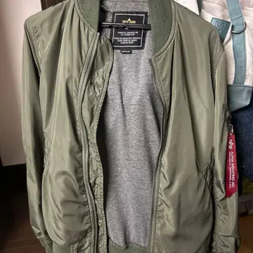 ALPHA INDUSTRIES MA-1 자켓