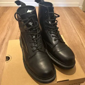 새상품급 Dr. Martens 블랙 부츠 UK10 (28~29cm)