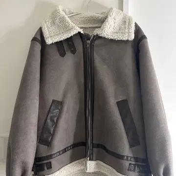 그레이 무스탕풍 코트 보아 옷깃