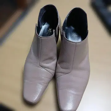 우사기야 베이지 가죽 숏부츠