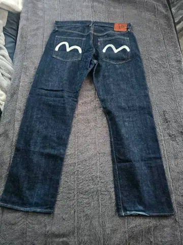 EVISU 2000 No.2 34 x 35 시로카모메