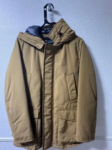 그린 레이블 릴랙싱 브라운 다운 자켓