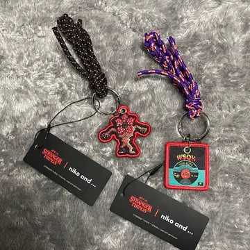 STRANGER THINGS 키링 세트