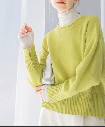 어반리서치 로쏘 엑스트라 파인 심 디자인 니트